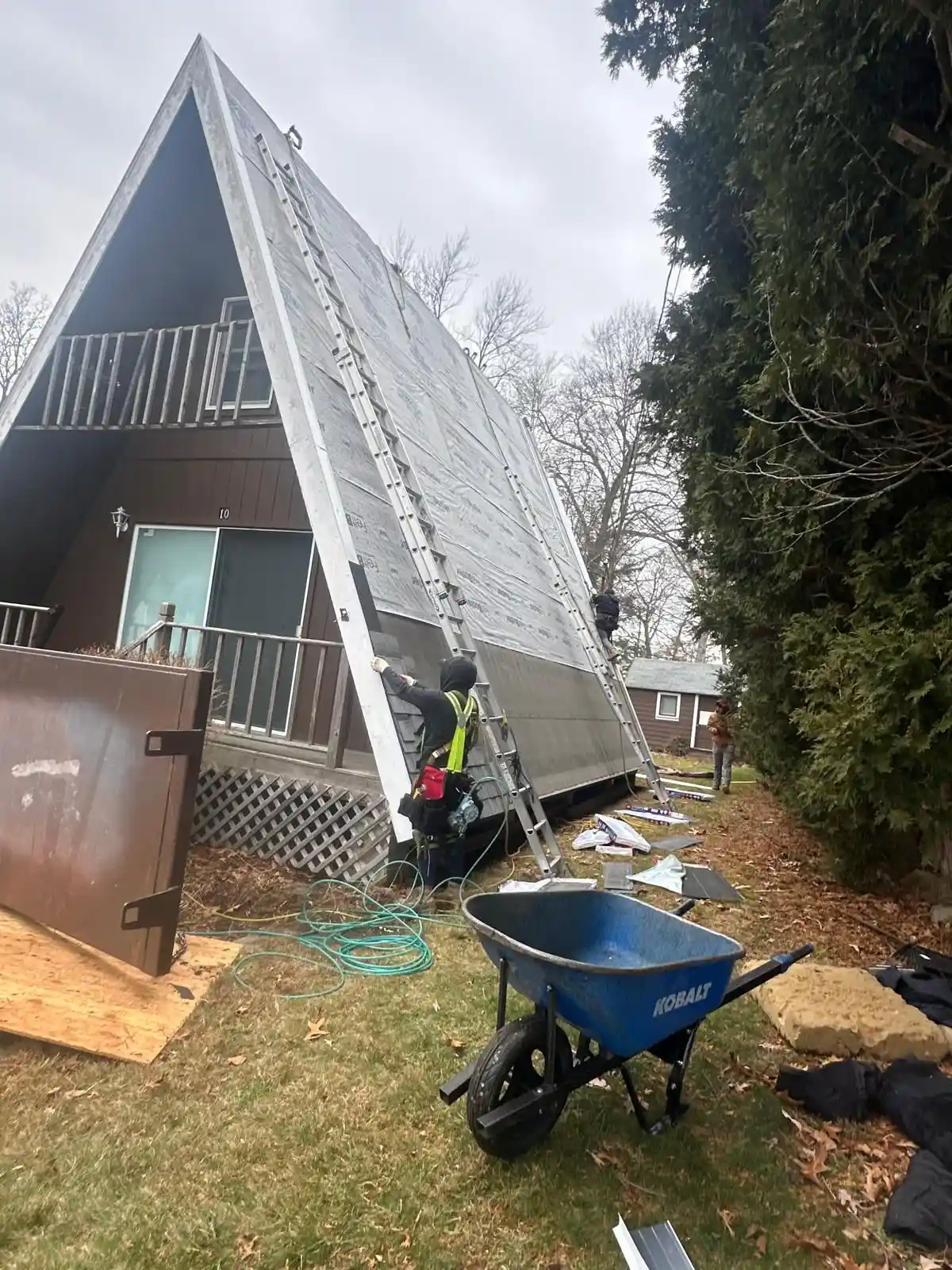 Quality shingle roof detail